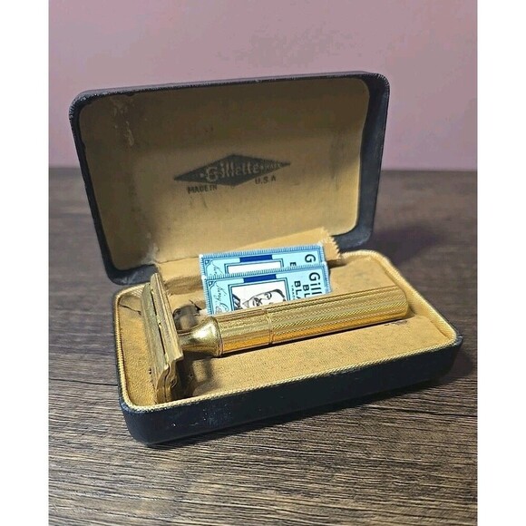 Vintage GILLETTE Gold-Tone Safety Razor w/Original Box And 2 Blades - Picture 2 of 6